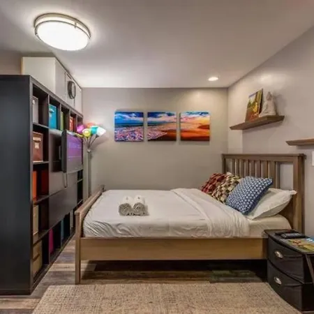 Near Uchicago & Metra & Hot Tub & Jacuzzi Escape Apartamento